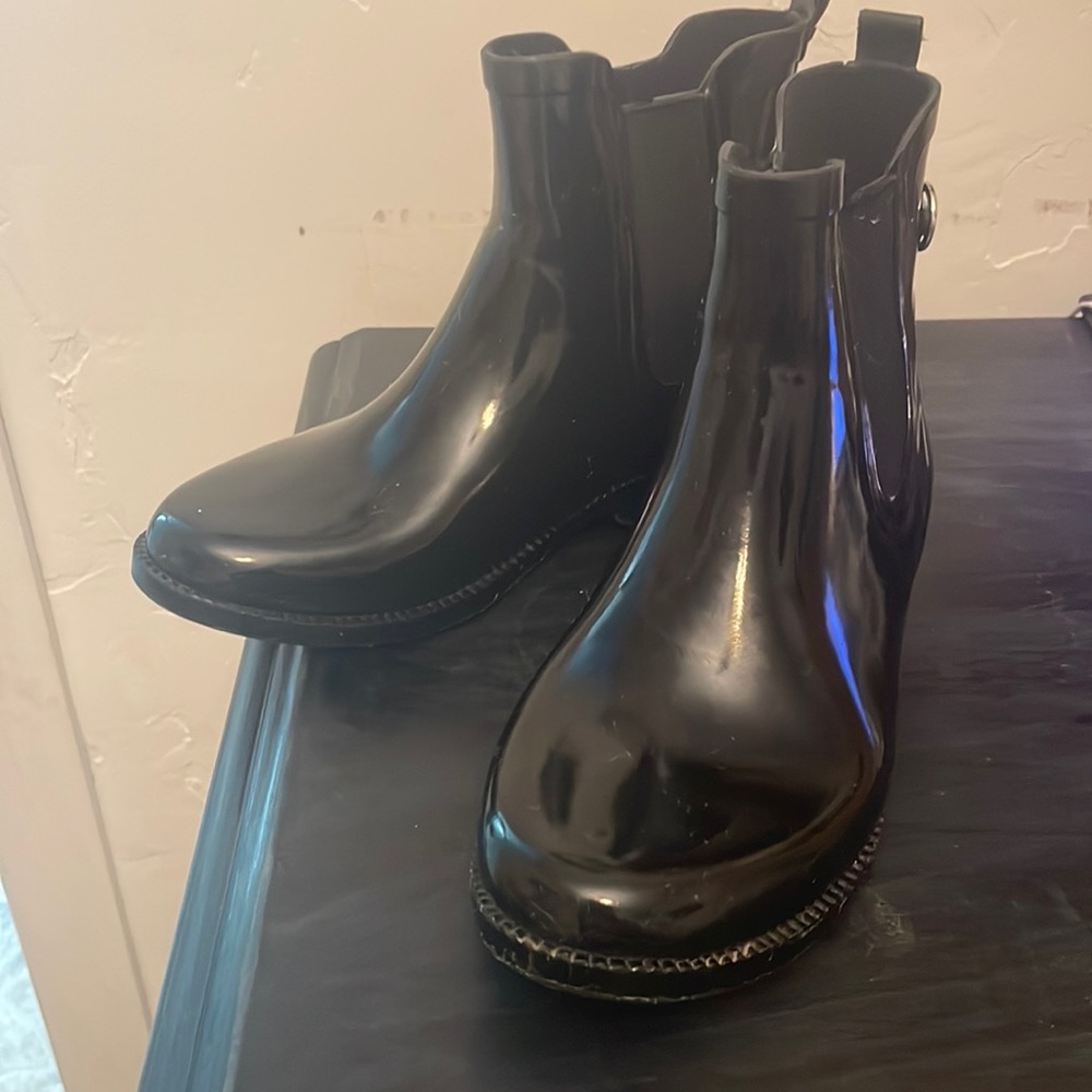 Michael Kors booties - black size 6